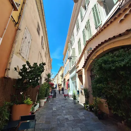 Rez De Terrasse Piscine Parking Prive בית אירוח