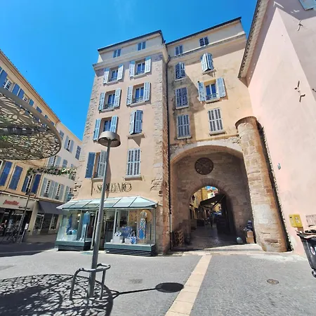 Rez De Terrasse Piscine Parking Prive בית אירוח *