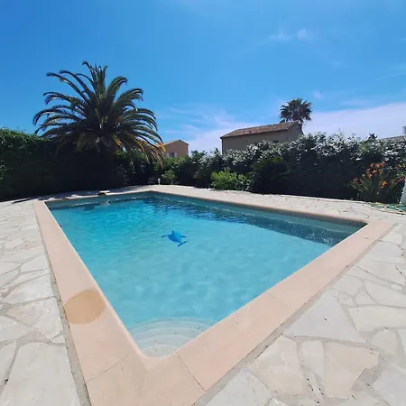 Rez De Terrasse Piscine Parking Privé Alloggio in famiglia