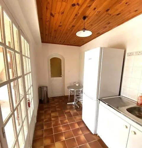 Rez De Terrasse Piscine Parking Prive Rum i privatbostad Hyères