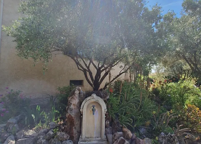 Rez De Terrasse Piscine Parking Prive