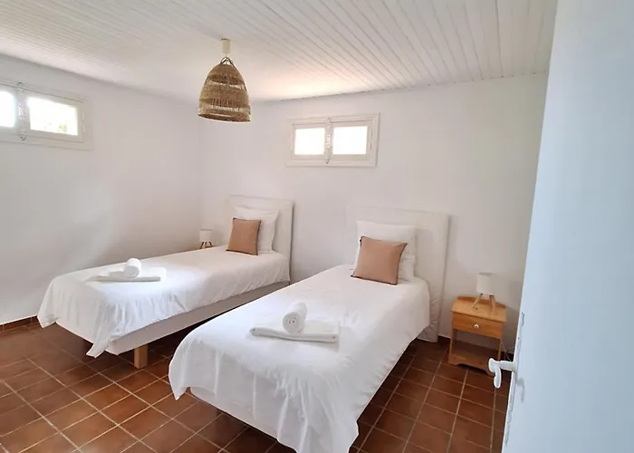 Rum i privatbostad Rez De Terrasse Piscine Parking Prive