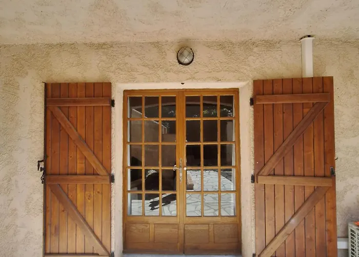 Rez De Terrasse Piscine Parking Prive Rum i privatbostad