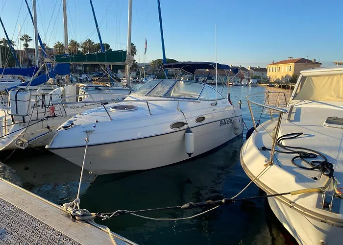 Rez De Terrasse Piscine Parking Prive Rum i privatbostad