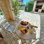 Rez De Terrasse Piscine Parking Prive Ιέρ