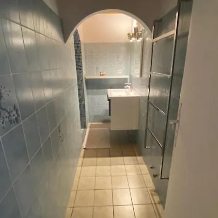 Rez De Terrasse Piscine Parking Prive בית אירוח הייר