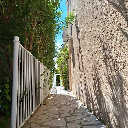 Rez De Terrasse Piscine Parking Prive *