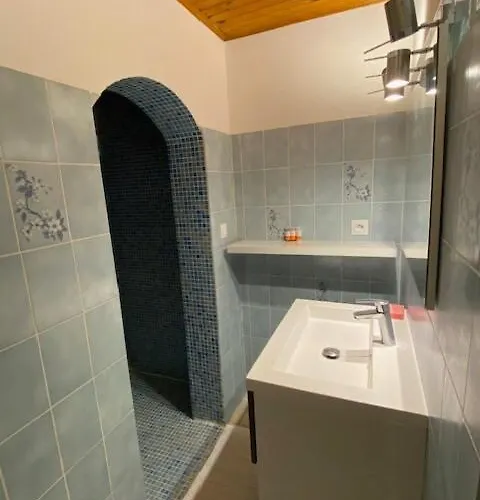 Alloggio in famiglia Rez De Terrasse Piscine Parking Privé *