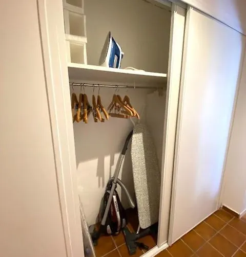 Alloggio in famiglia Rez De Terrasse Piscine Parking Privé Hyères