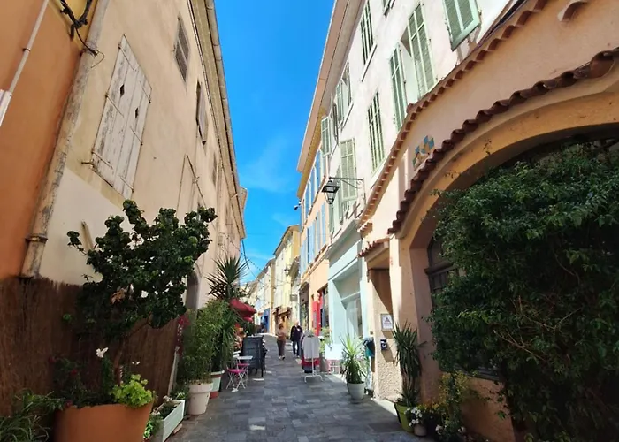 Rez De Terrasse Piscine Parking Privé Alloggio in famiglia