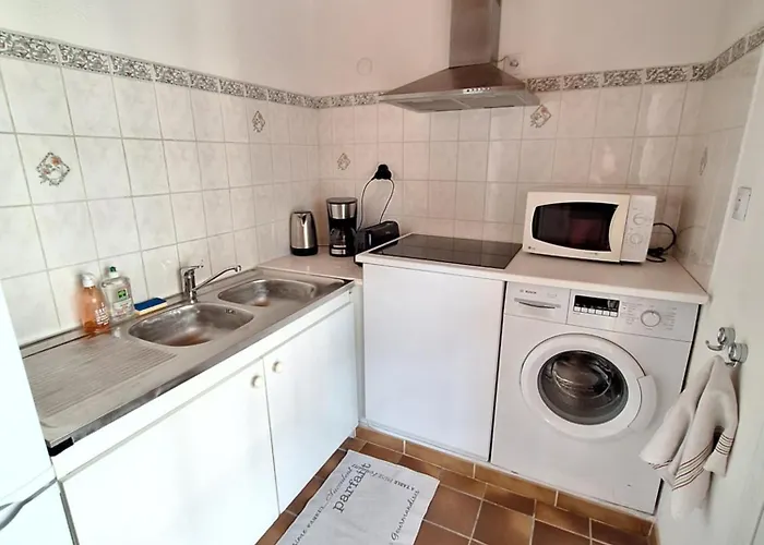 Rez De Terrasse Piscine Parking Privé Alloggio in famiglia