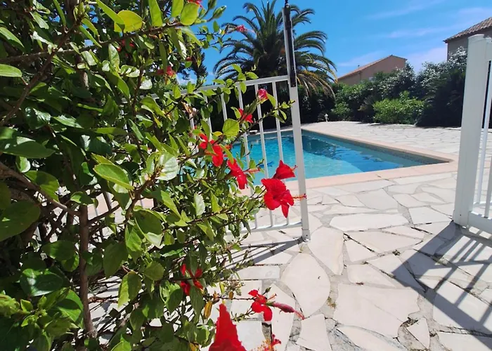 Rez De Terrasse Piscine Parking Privé Alloggio in famiglia *