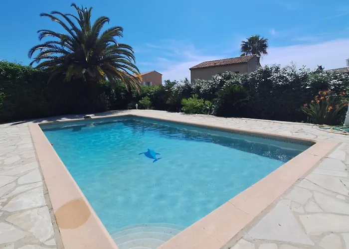 Rez De Terrasse Piscine Parking Privé Alloggio in famiglia